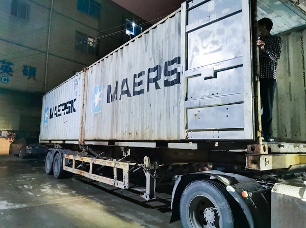 疫情期間，醫用吸塑托盤整柜發往國外